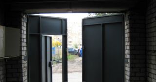 Купить гаражные ворота распашные Мытищи, цена от 3839 руб.